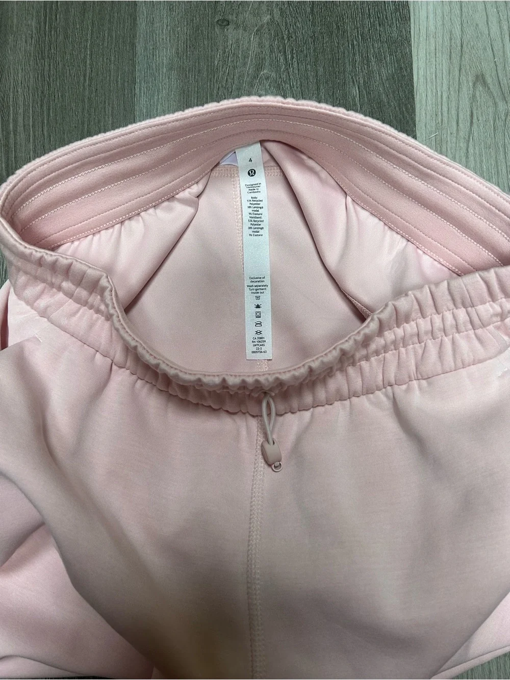 Lululemon pearl pink shorts NEW - Picture 5 of 5
